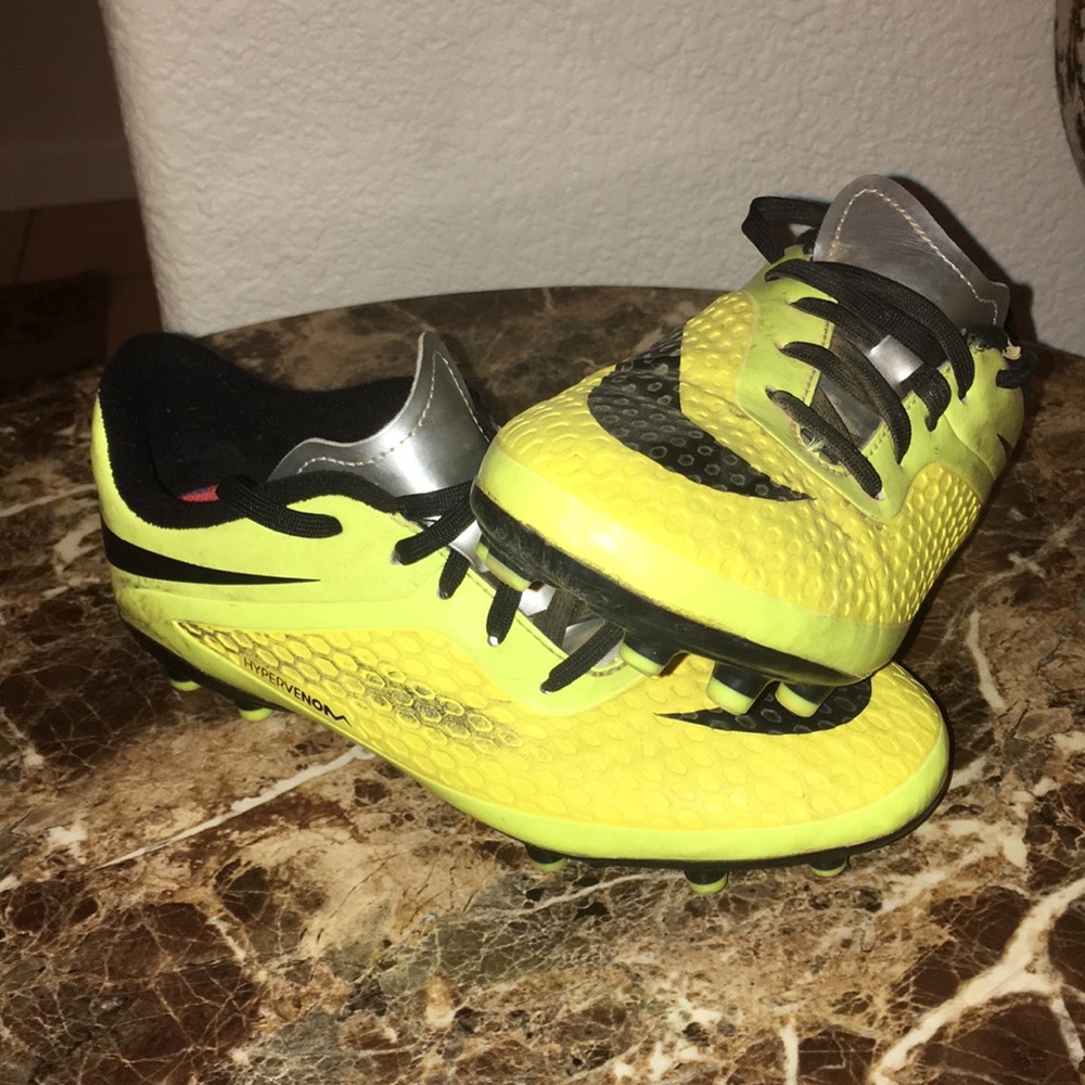 NIKE hyper-venom cleats